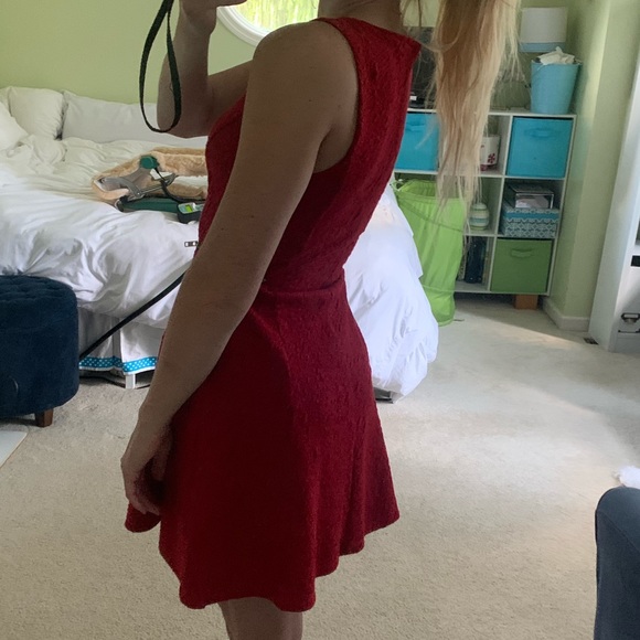 Red Dress - Picture 2 of 2